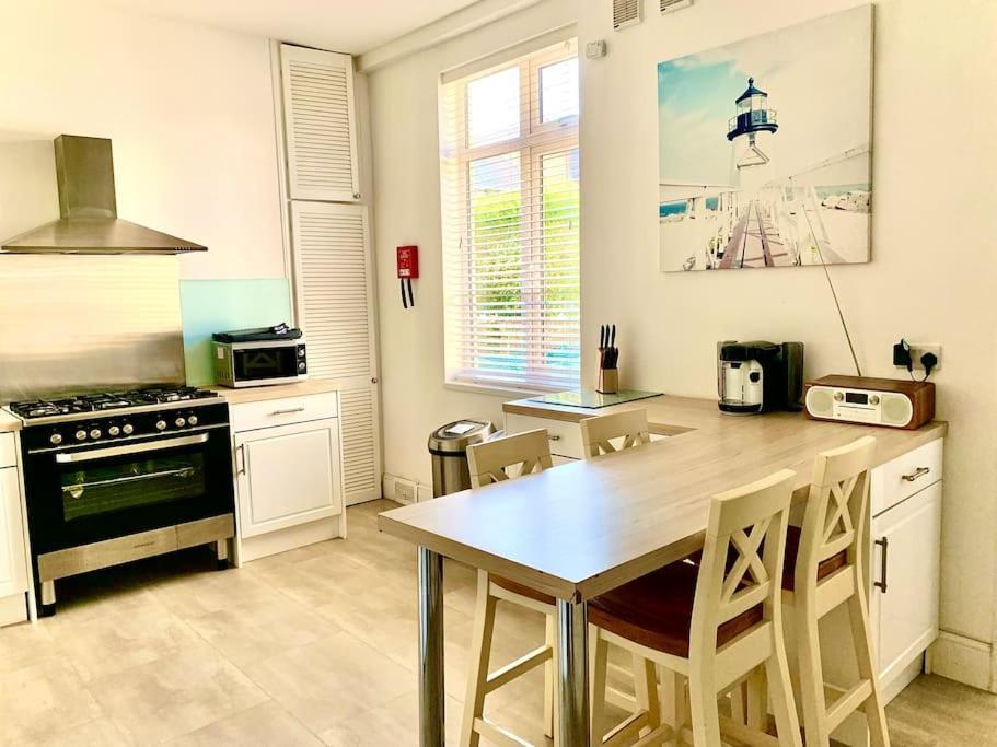 Tidesreach Filey, Sleeps 13, Close To Beach 외부 사진